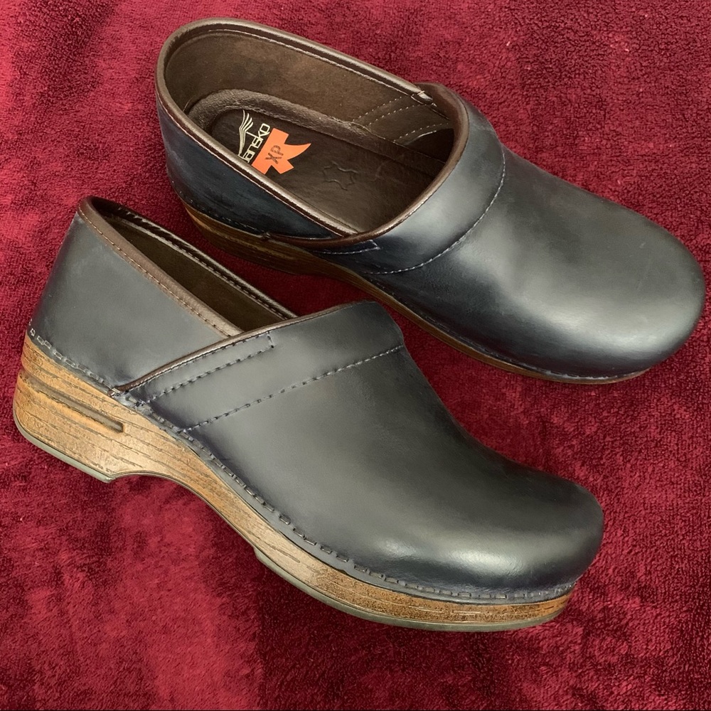 Dansko Pro XP Oiled Mule Navy Size 38 7.5